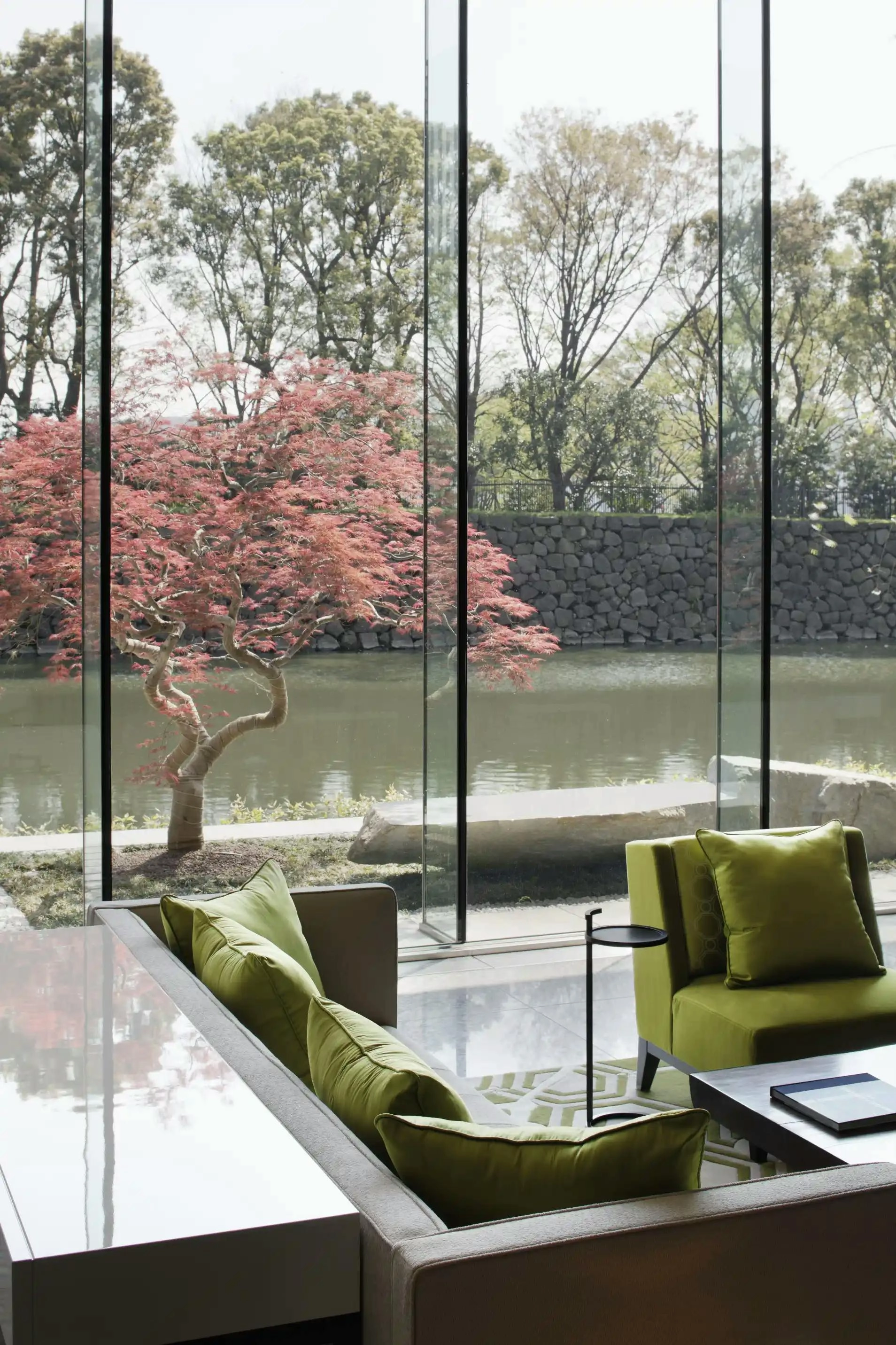 A grand residence shaped by light and landscape